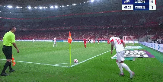 天博下载-玉昆右侧角球，唐淼后点凌空射门扳回一球，玉昆2-4