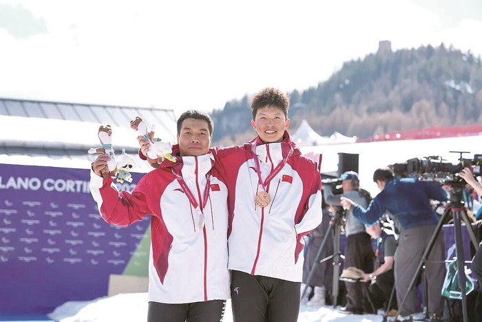 天博官网-三战冬残奥，24岁“老将”终圆梦|冬残奥会|北京冬残奥会|单板滑雪|米兰|江紫豪_新浪新闻